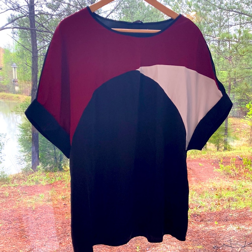 NWT BloomChic “CHELSEA” black crimson ecru color block top. 14 / 16 1x   Silky